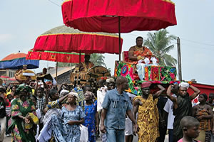 Bakatue, Elmina.